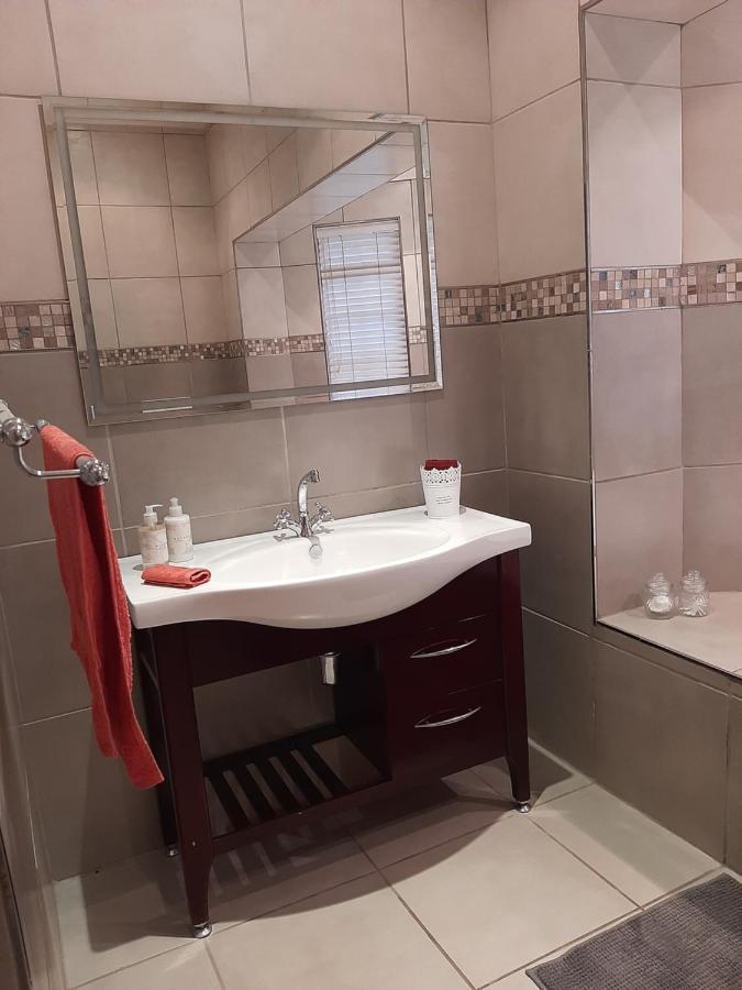 Fancy Pansy Apartment Germiston Luaran gambar